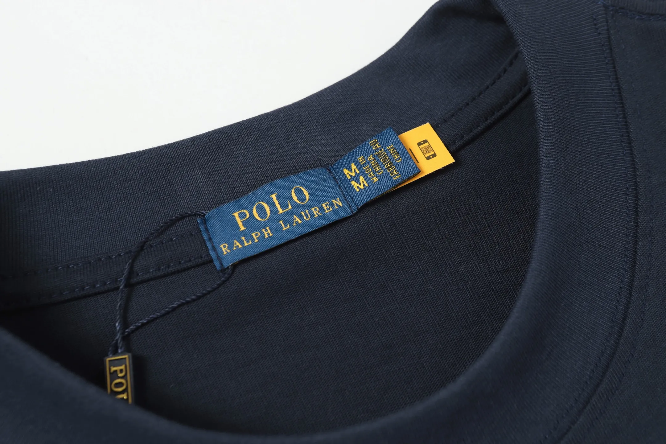 P136 Style No.: A004 [Ralph Lauren Classic Bear Print Round Neck Basic Short Sleeve] ✅270g double yarn fabric, custom woven and dyed threads ✅Original sticker Scan the QR code to enter the official website ✅Large version, loose and stylish, can wear up to 210 pounds Color: Black White Navy Gray Size: S-XL